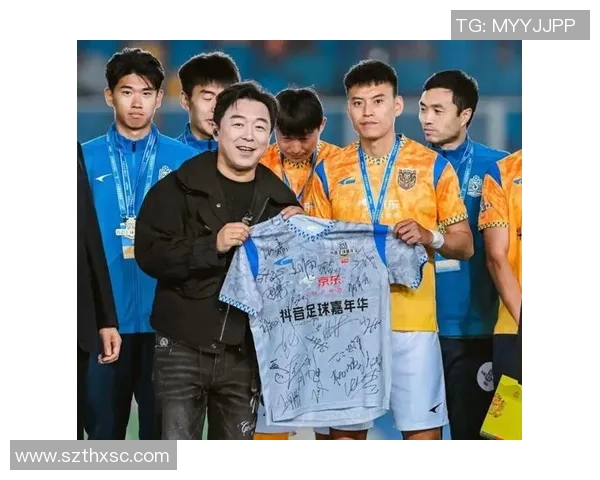 足球明星黄渤的个人经历与成就全面解析